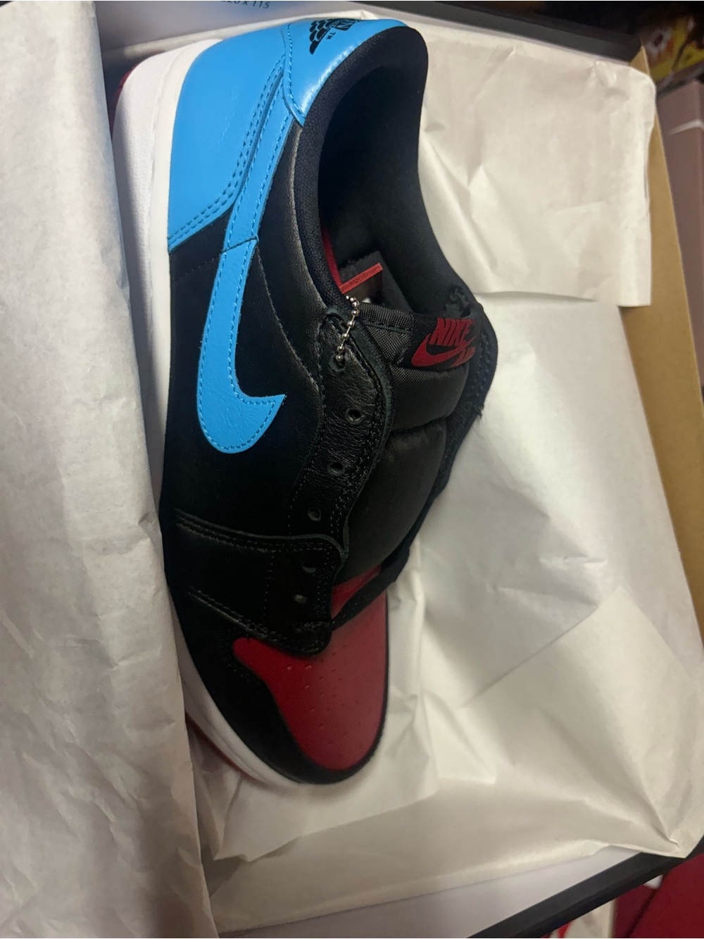 Nike Men’s Low-Top Sneaker in Black/Red/Blue